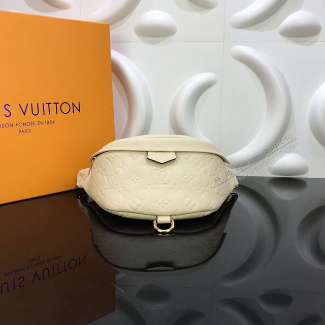 LV包 LV腰包 M44812 LV包壓花牛皮腰包 BUMBAG老花胸包 Monogram壓紋圖案 LV斜挎包  ydh3189